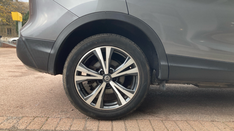 Nissan Qashqai 1.2 DiG-T N-Connecta 5dr Petrol Hatchback